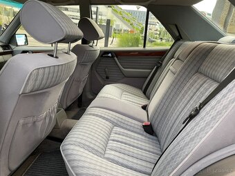 Mercedes Benz 300 D - 14