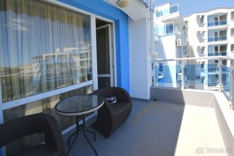Prostorný apartmán 2kk s výhledem na bazén, jen350m od pláže - 14