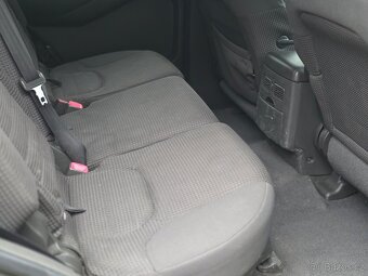 Nissan Pathfinder 2,5 DCi, 4X4,klima, 7 míst, tažné zařízení - 14
