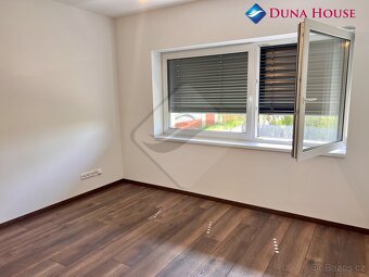 Prodej rodinného domu 4+kk, pozemek 369 m² - 14
