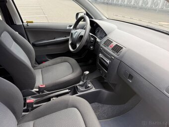 ŠKODA FABIA 1,2 40kw - 1.maj- rok 2007 - Bez Koroze - Výbava - 14