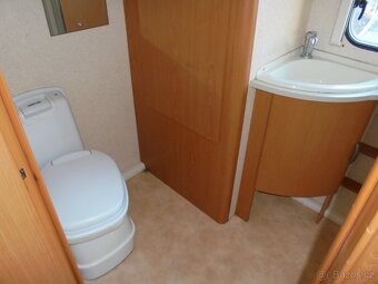 Obytný přívěs Ranger Bailey 470/4,rok 2008, nová STK - 14