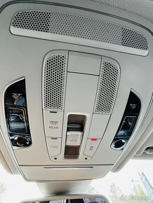 Audi A8 sedan - 14