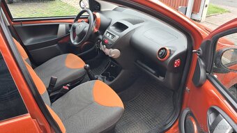TOYOTA  AYGO 1.0i / KLIMATIZACE - 14
