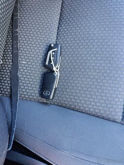 Toyota Corolla 1.6i 97kw, r.2019, klima, 1. majitel - 14