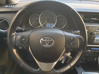 TOYOTA AURIS kombi 1,6i 97KW KAMERA 8xKOLA - 14