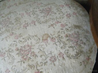 Trocha starého nábytku - 14