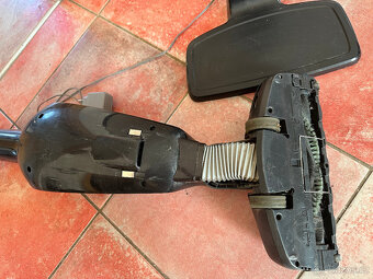 Bezsáčkový vysavač AEG CX7 - 14