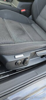 Volkswagen Passat B8 Variant 2.0 TDI 140 kW automat rok 2015 - 14