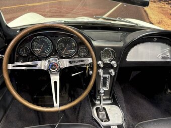 Chevrolet Corvette C2 - 14