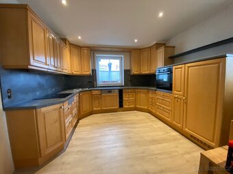 Masivní kuchyňská linka z Německa se spotřebiči - 14