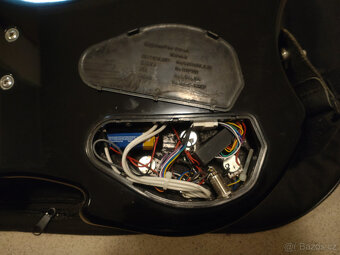 Baskytara Warwick Vampyre s příslušenstvím - 14