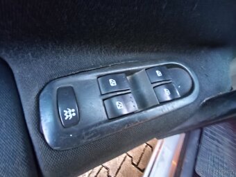 Renault Megane 1.6 16V Nová STK do 09/2027 - 14