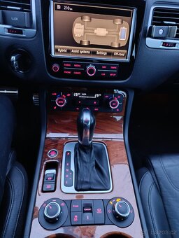 VW Touareg 3.0 tsi hybrid 380Ps - 14