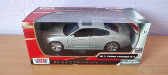 Modely aut 1/24 - Motormax 1 - 14