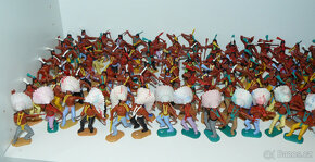 Timpo Toys figurky:kovbojové,indiáni,vojáci,mexičani 600 ks - 14