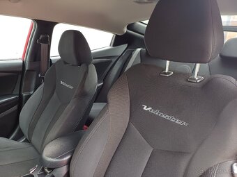 RARITKA Hyundai Veloster 1.6...71050km - 14