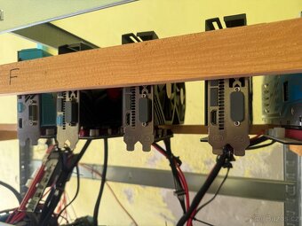 Grafické karty Mining rig - 14