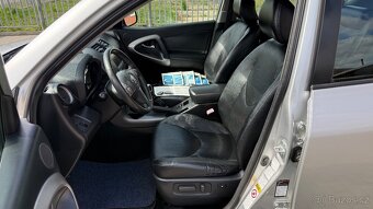 Toyota RAV4 //2.2D-4D//100kW//4X4//EXECUTIVE//1.MAJ// - 14