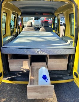 obytná vestavba Pick-up MPV spací vestavba - 14