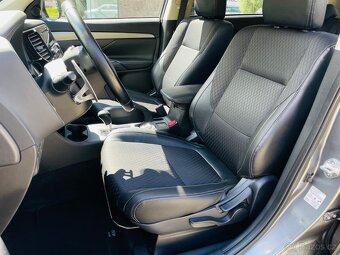 Mitsubishi Outlander 2.2Di-D 110KW 4x4 AUT SENZORY SERVISKA - 14