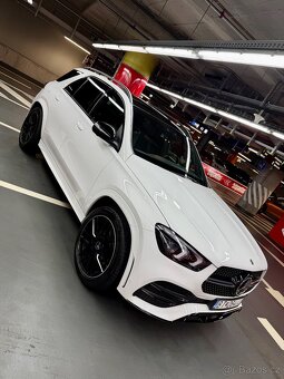 Mercedes-Benz GLE 300d 4MATIC AMG Night - 14