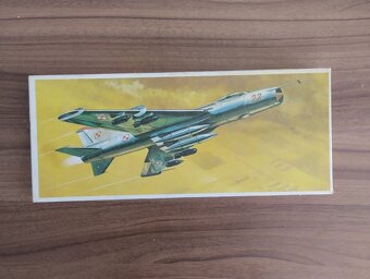 Modely letadel VEB PLATICART, plastové stavebnice. - 14