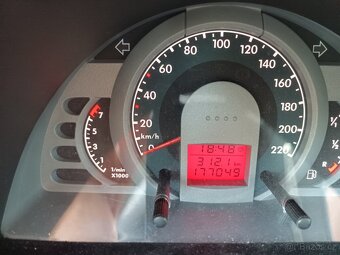 Volkswagen Fox 1.4i 55kw ,funkční klima,nehavarovné,1 majite - 14