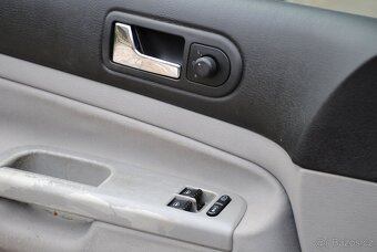 VW GOLF 4 1.4 55kW - klimatizace - naj. 148 000km - 14