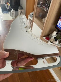 Krasobrusle Jackson Artiste vel.32 - 14