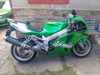 Kawasaki ZX7R ninja - 14