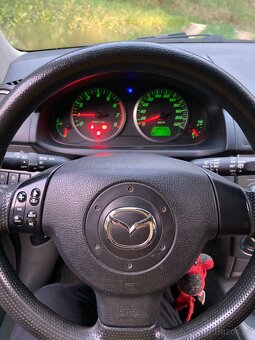 Prodám Mazda 2 na náhradní díly, stk do 4/26 - 14