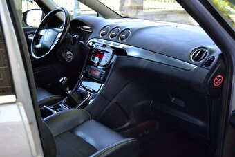 Ford S-Max 2.0 TDCI 120kW Titanium TOP STAV - 14