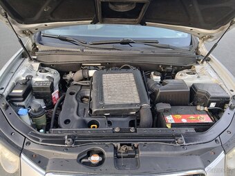 Hyundai Santa Fe 4x4 2,2 Crdi, manuál, max. výbava - 14