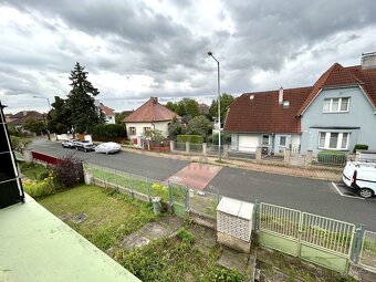 Prodej rodinného domu 240 m², na pozemku 1199 m², Praha - Ho - 14