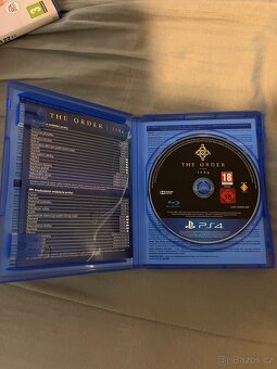 Prodám PS 4 1 TB +2 ovladače a + 4 hry - 14