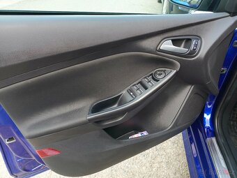 Ford Focus St Line - 14