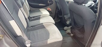 Renault Scénic 1.9 TDI 75KW  Digitální klimatizace - 14