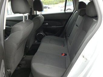 Chevrolet Cruze 1.7 TD 96kW, combi, klima - 14