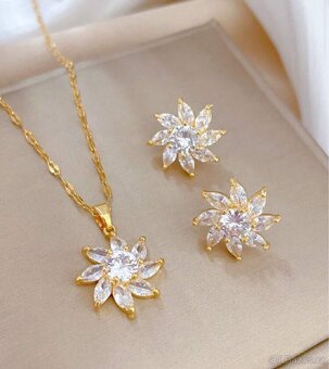 Elegantní dámské soupravy - 14