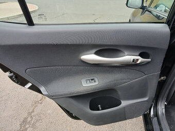 Toyota Auris 1.6i 97Kw KLIMA serviska - 14