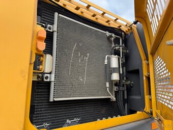 Kolový otočný bagr VOLVO 160C - 14