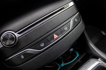 Peugeot 308 1.2 e-THP 130k Allure - 14