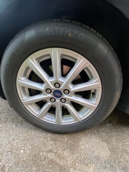 Ford S-Max - 14