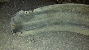 Audi A3 8L pravé levé přední plastové nadkolí podběh origo - 14