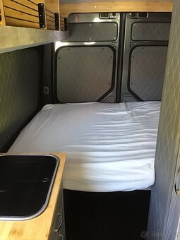 Obytný VW Crafter 4x4 , obytná vestavba , 5 míst do 3,5t - 14