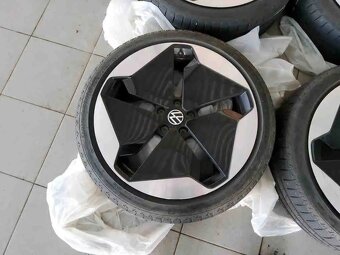 VW ID.3 TOP Sport 150kw/matrix/kamera/head-up/keyless/450km - 14