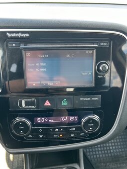 Mitsubishi Outlander, diesel 110kW, 7 míst, tažné, manuál - 14