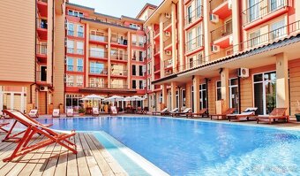 BULHARSKO Zařízené studio 1+kk s balkonem, jen 400m od pláže - 14