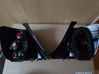 Prodám zadní tuning světla na Honda cicic  02 - 14